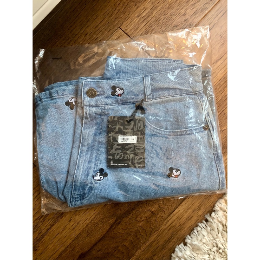 🔸 NWT Mickey Embroidered Denim Shorts